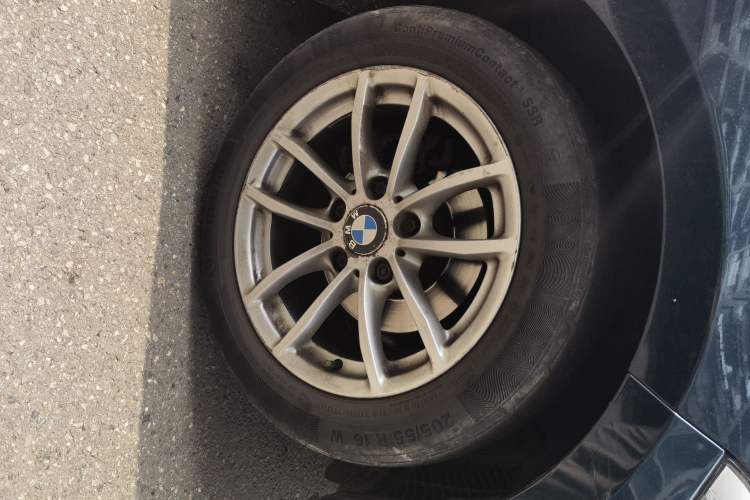 Used BMW 1 Series 2016 118i Leading Model Right Front Wheel Hub