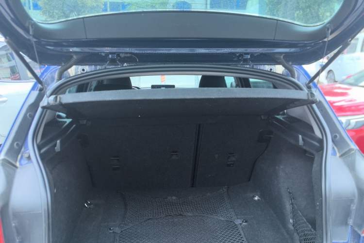 Used BMW 1 Series 2016 118i Leading Model Trunk