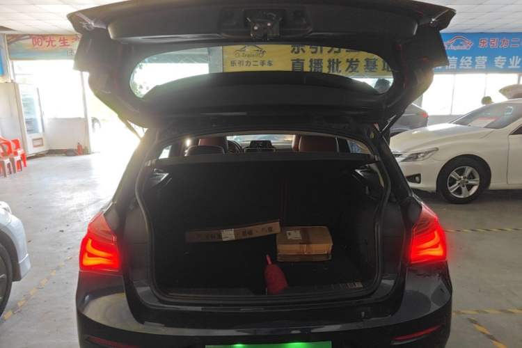 Used BMW 1 Series 2016 118i Leading Model Trunk