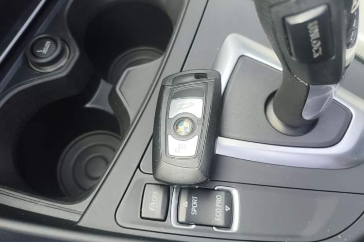Used BMW 1 Series 2016 120i Leading Model Vehicle Key