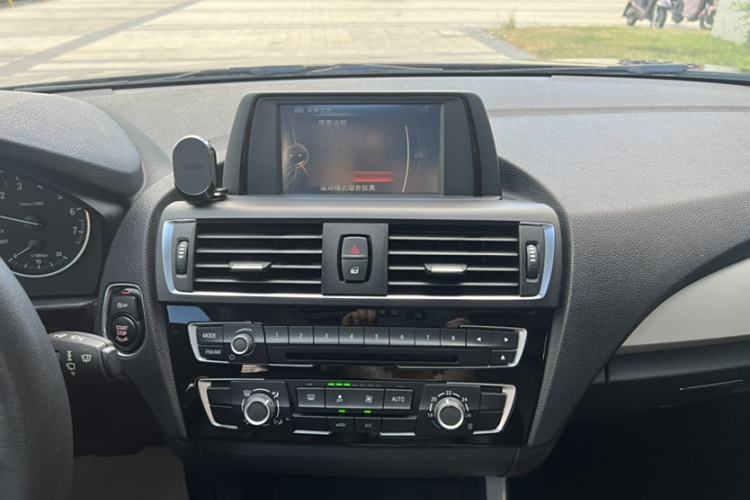 Used BMW 1 Series 2016 118i Leading Model Audio And AC Panel