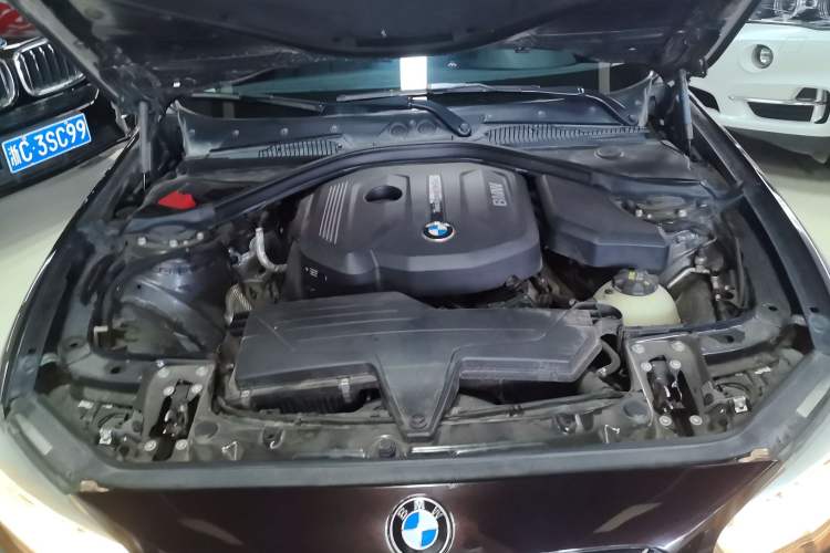 Used BMW 1 Series 2016 118i Leading Model Engine Bay