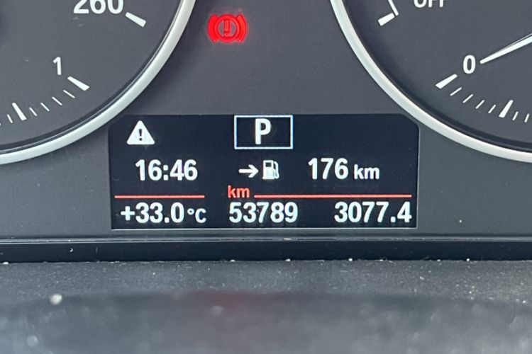 Used BMW 1 Series 2016 118i Leading Model Odometer Close Up