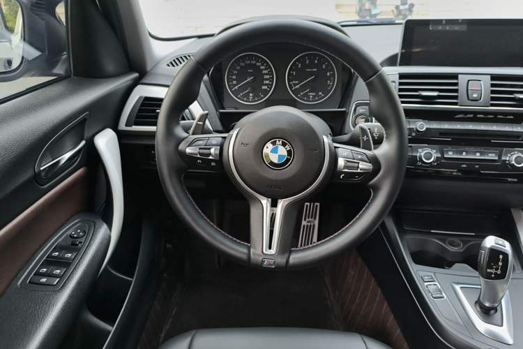 Used BMW 1 Series 2016 118i Leading Model Steering Wheel
