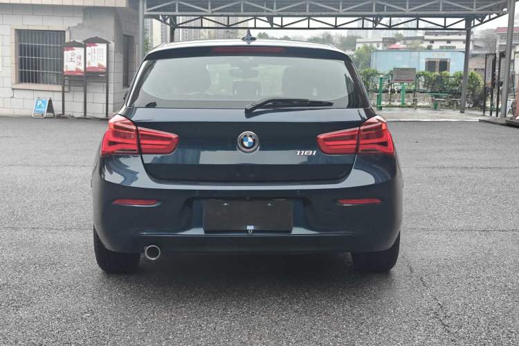 Used BMW 1 Series 2016 118i Leading Model Exterior 4