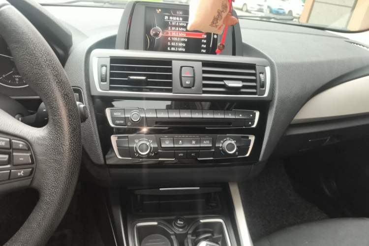 Used BMW 1 Series 2016 118i Leading Model Audio And AC Panel