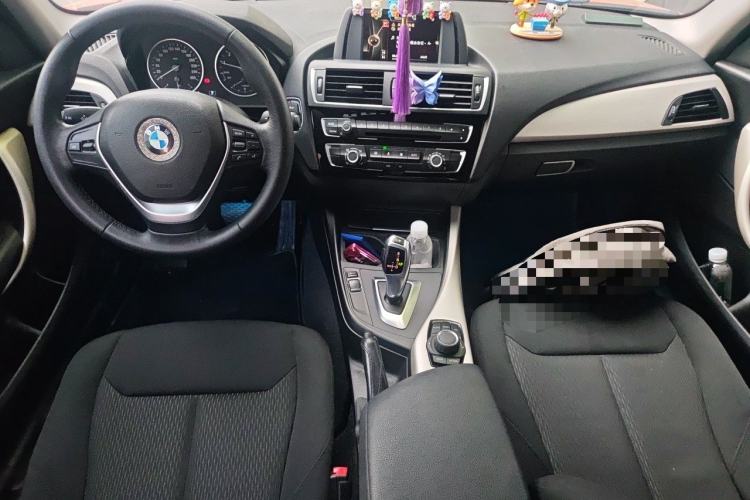 Used BMW 1 Series 2016 118i Leading Model Center Console