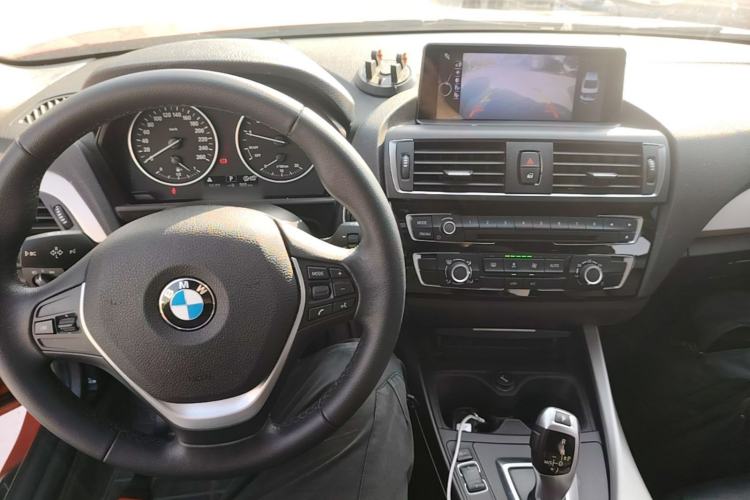 Used BMW 1 Series 2016 118i Leading Model Center Console