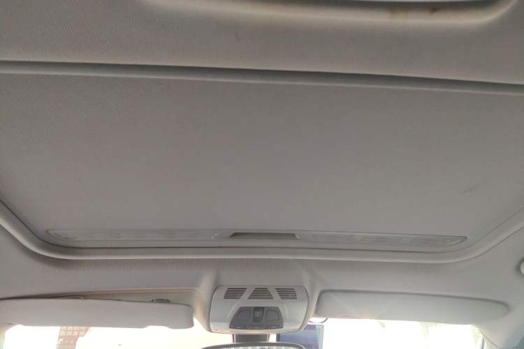 Used BMW 1 Series 2016 118i Leading Model Headliner