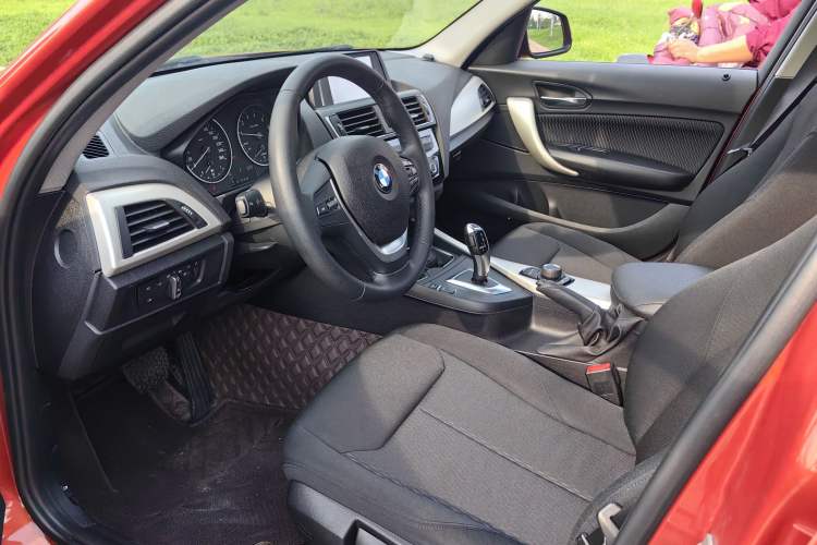 Used BMW 1 Series 2016 118i Leading Model Interior 1