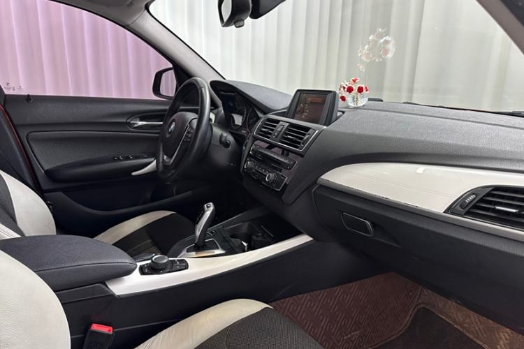 Used BMW 1 Series 2016 118i Urban Design Package Interior 2