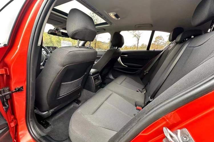 Used BMW 1 Series 2016 118i Leading Model Interior 3