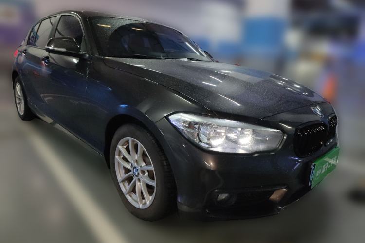 Used BMW 1 Series 2016 118i Leading Model Front Right 45 Deg