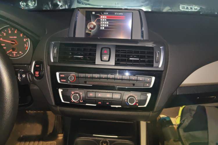 Used BMW 1 Series 2016 118i Leading Model Audio And AC Panel