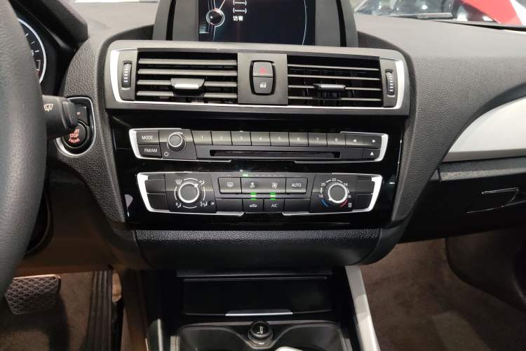 Used BMW 1 Series 2016 118i Leading Model Audio And AC Panel