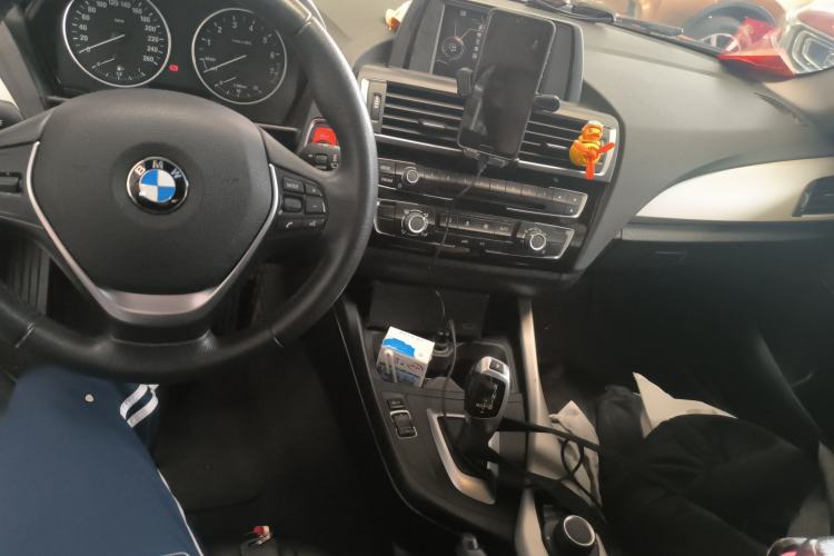Used BMW 1 Series 2016 118i Leading Model Center Console