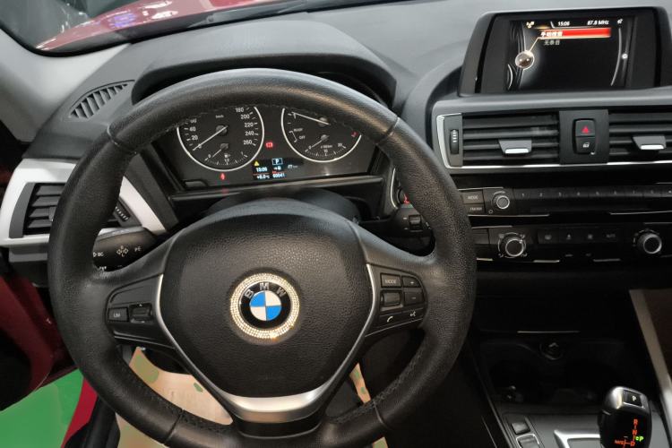 Used BMW 1 Series 2016 118i Leading Model Center Console