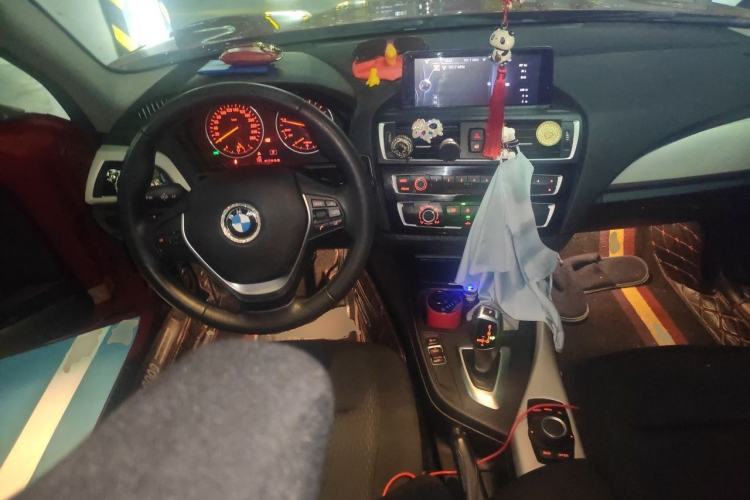 Used BMW 1 Series 2016 118i Leading Model Center Console
