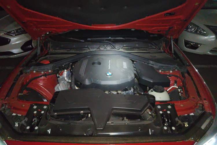 Used BMW 1 Series 2016 118i Leading Model Engine Bay