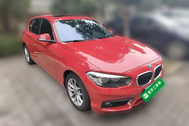 Used BMW 1 Series 2016 118i Leading Model Front Right 45 Deg