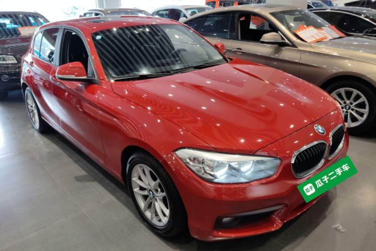 Used BMW 1 Series 2016 118i Leading Model Front Right 45 Deg