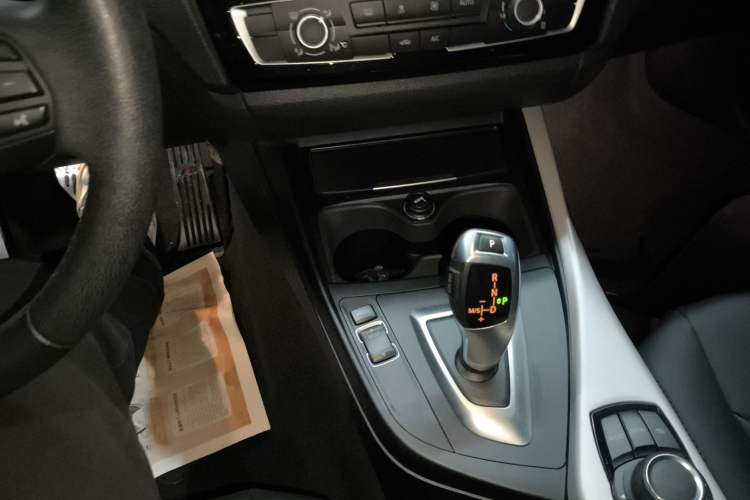 Used BMW 1 Series 2016 118i Leading Model Gear Lever
