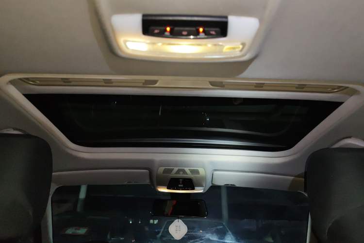 Used BMW 1 Series 2016 118i Leading Model Headliner