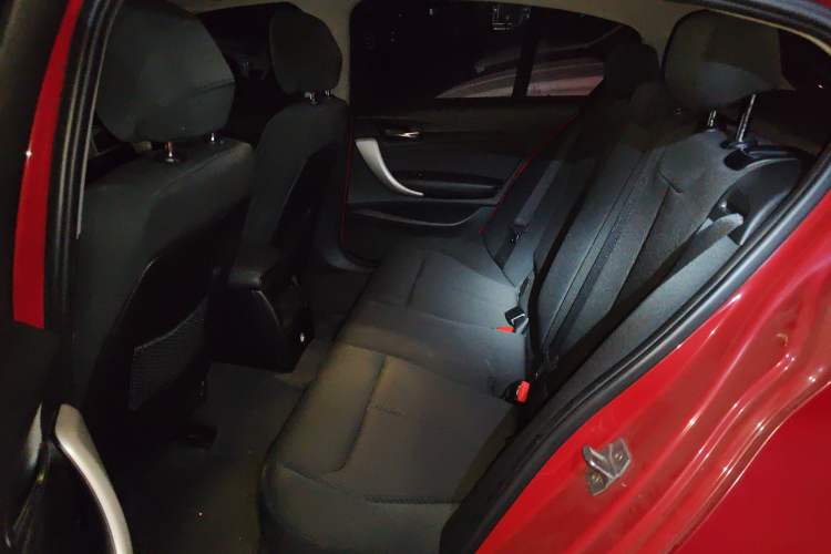 Used BMW 1 Series 2016 118i Leading Model Interior 4
