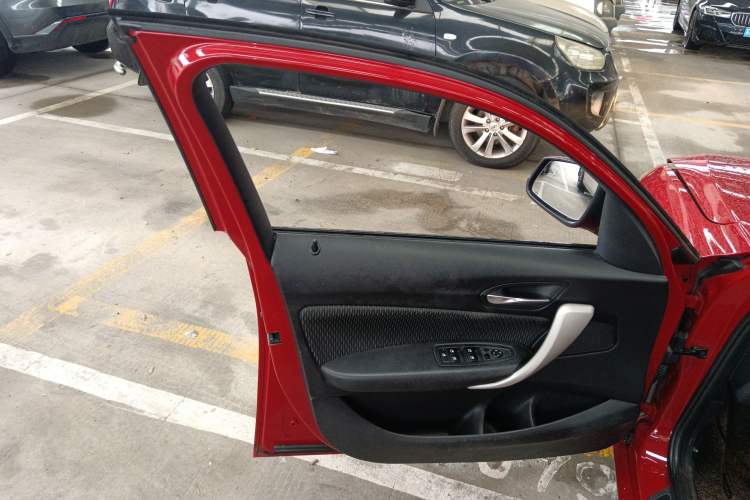 Used BMW 1 Series 2016 118i Leading Model Interior 7