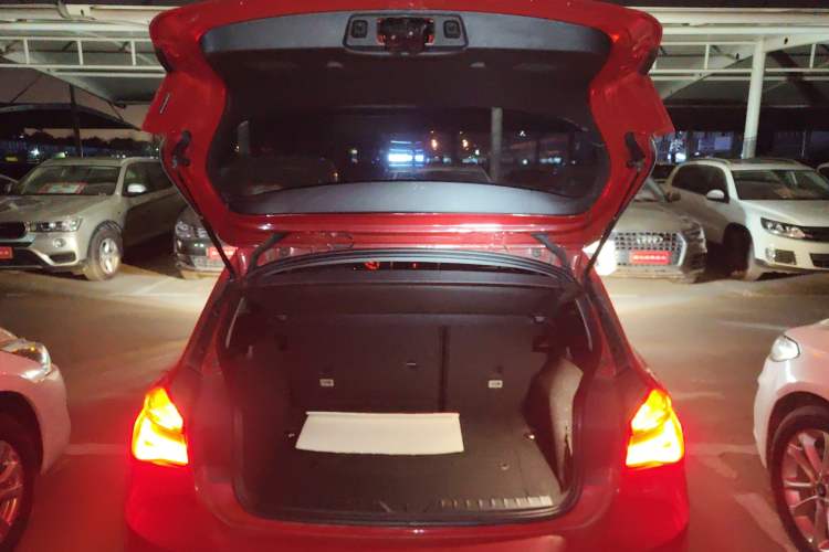 Used BMW 1 Series 2016 118i Leading Model Trunk