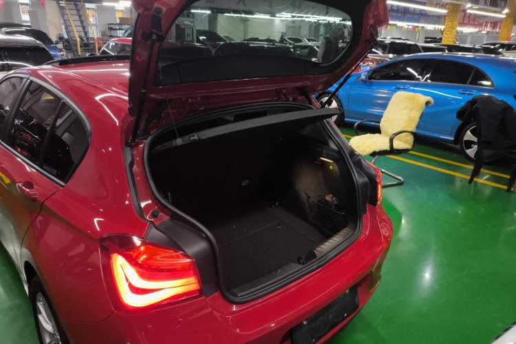Used BMW 1 Series 2016 118i Leading Model Trunk