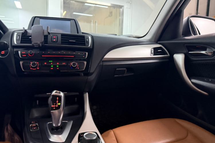 Used BMW 1 Series 2016 118i Leading Model Audio And AC Panel
