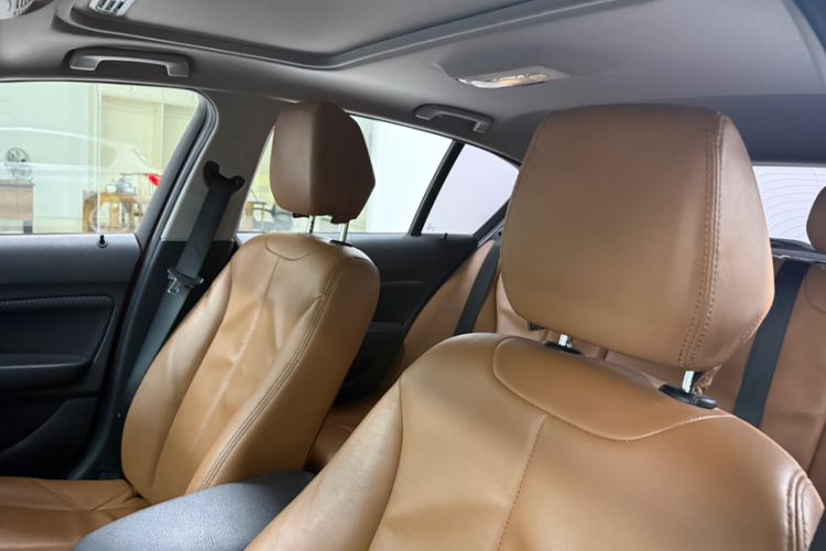 Used BMW 1 Series 2016 118i Leading Model Headliner