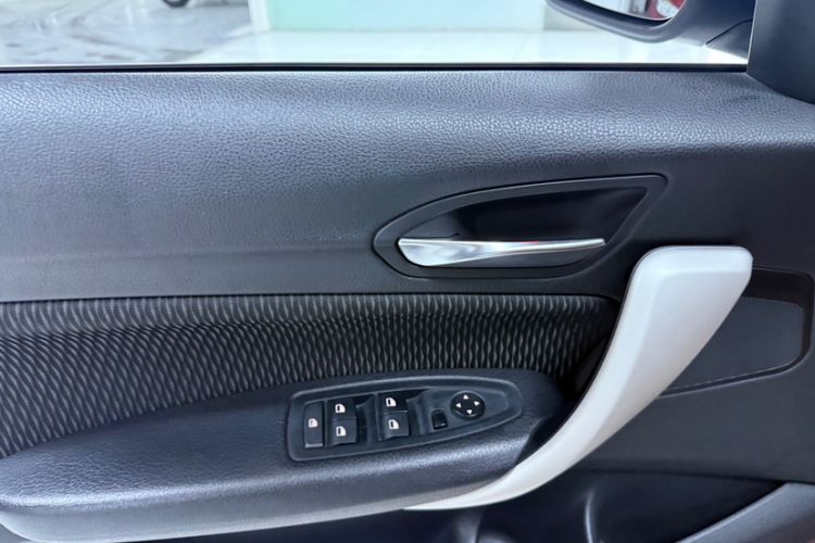 Used BMW 1 Series 2016 118i Leading Model Interior 3