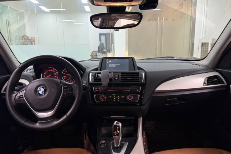 Used BMW 1 Series 2016 118i Leading Model Interior 5