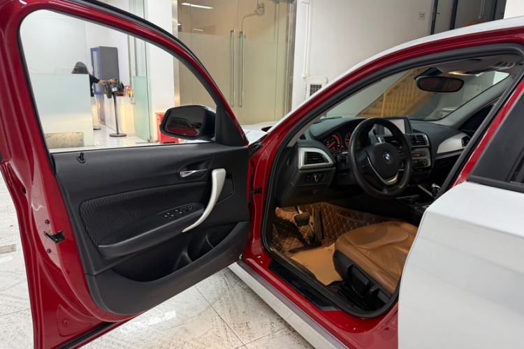 Used BMW 1 Series 2016 118i Leading Model Interior 8