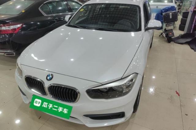 BMW 1 Series 2016 118i Leading Model مستعملة