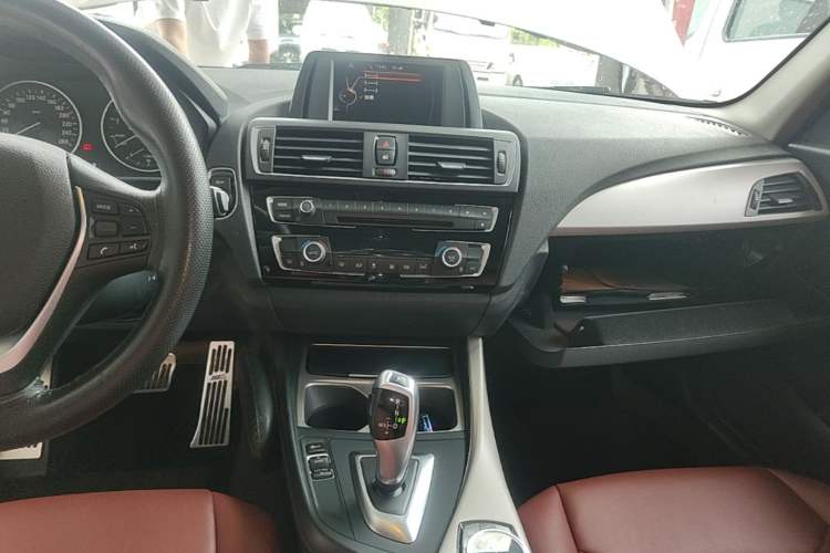 Used BMW 1 Series 2016 120i Leading Model Audio And AC Panel