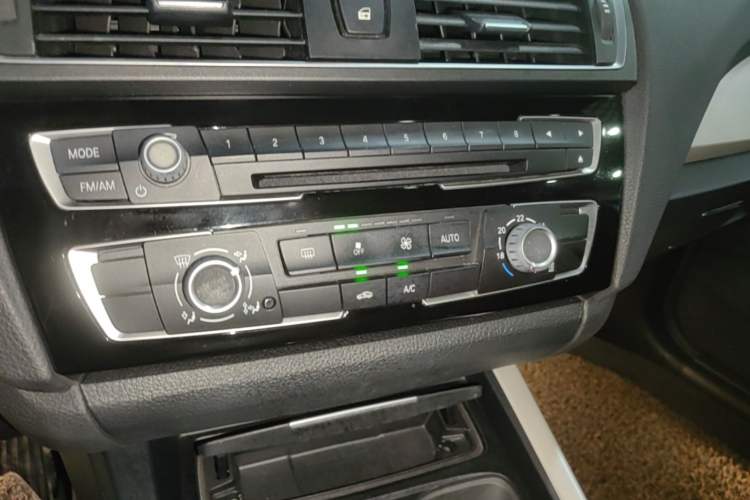 Used BMW 1 Series 2016 118i Leading Model Audio And AC Panel