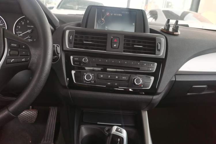 Used BMW 1 Series 2016 118i Leading Model Audio And AC Panel