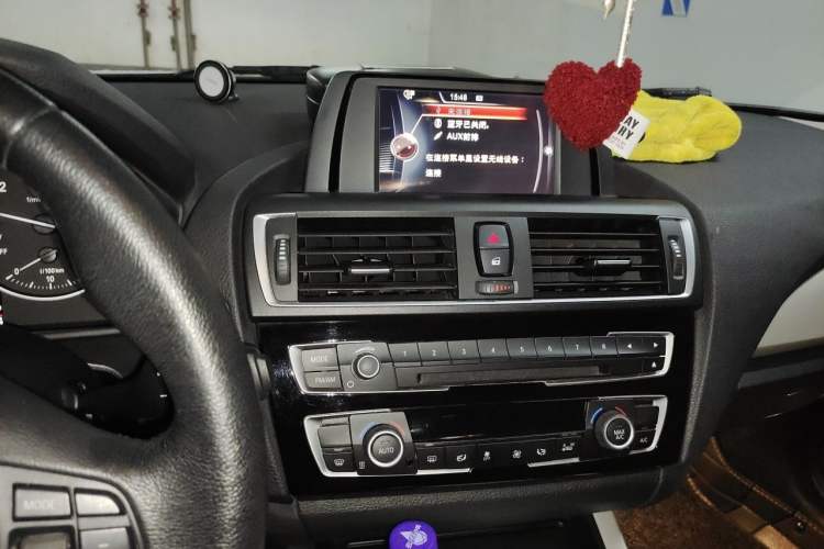 Used BMW 1 Series 2016 120i Leading Model Audio And AC Panel