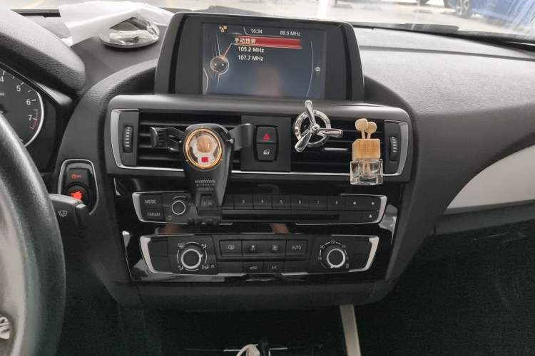 Used BMW 1 Series 2016 118i Leading Model Audio And AC Panel