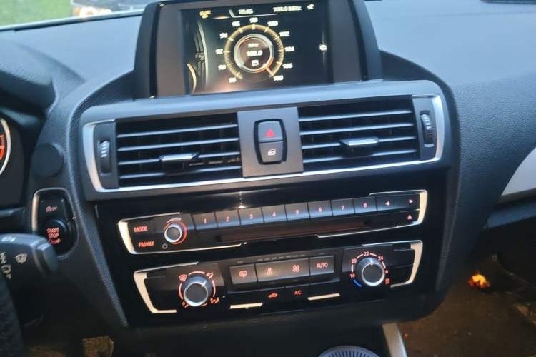 Used BMW 1 Series 2016 118i Leading Model Audio And AC Panel