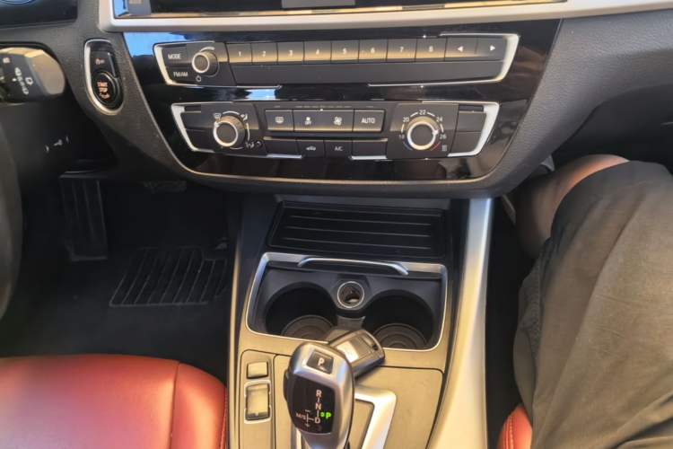 Used BMW 1 Series 2016 118i Leading Model Audio And AC Panel