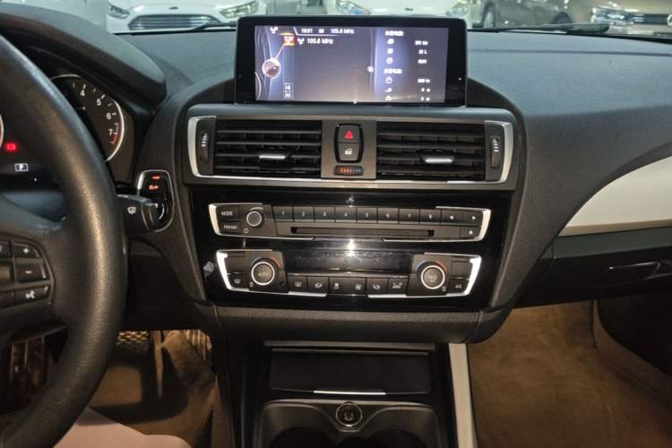 Used BMW 1 Series 2016 120i Leading Model Audio And AC Panel