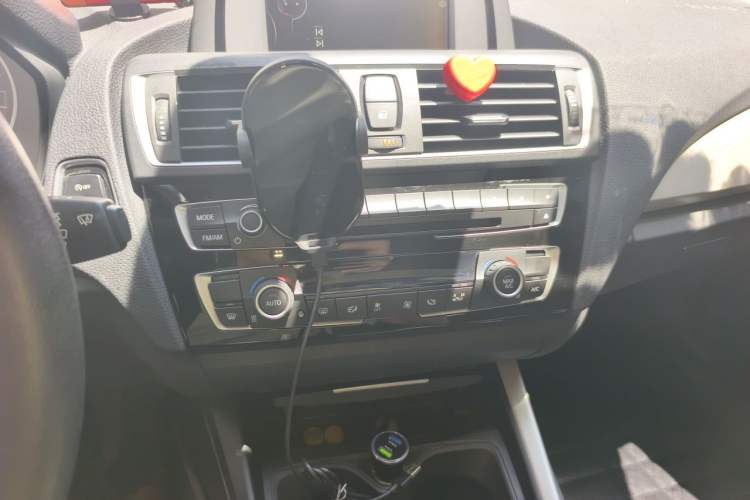 Used BMW 1 Series 2016 120i Leading Model Audio And AC Panel