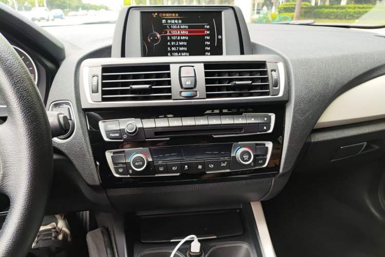 Used BMW 1 Series 2016 120i Leading Model Audio And AC Panel