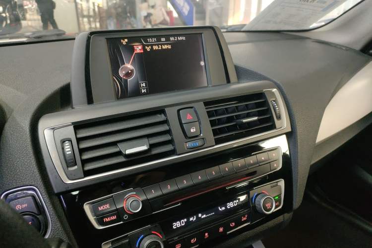 Used BMW 1 Series 2016 120i Leading Model Audio And AC Panel