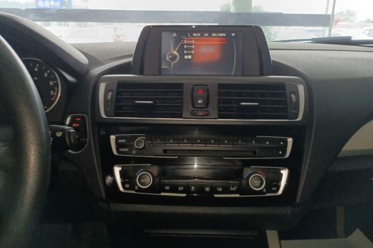 Used BMW 1 Series 2016 120i Leading Model Audio And AC Panel