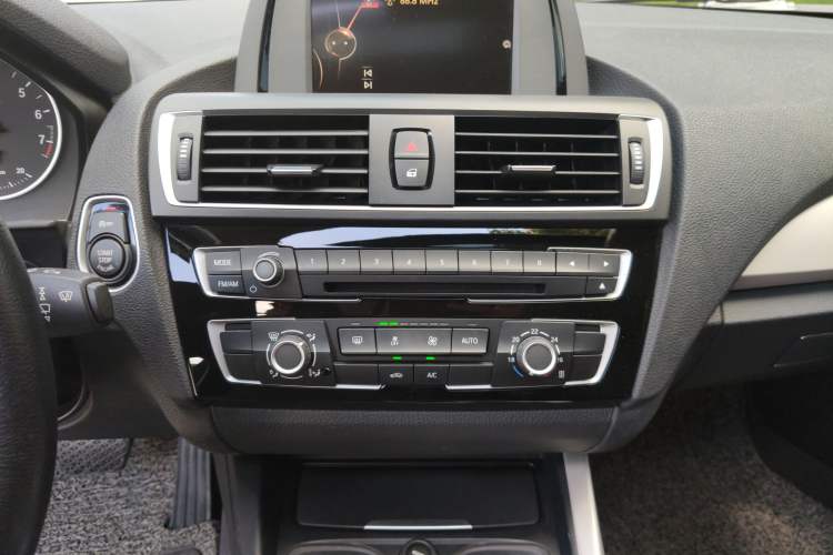 Used BMW 1 Series 2016 118i Leading Model Audio And AC Panel